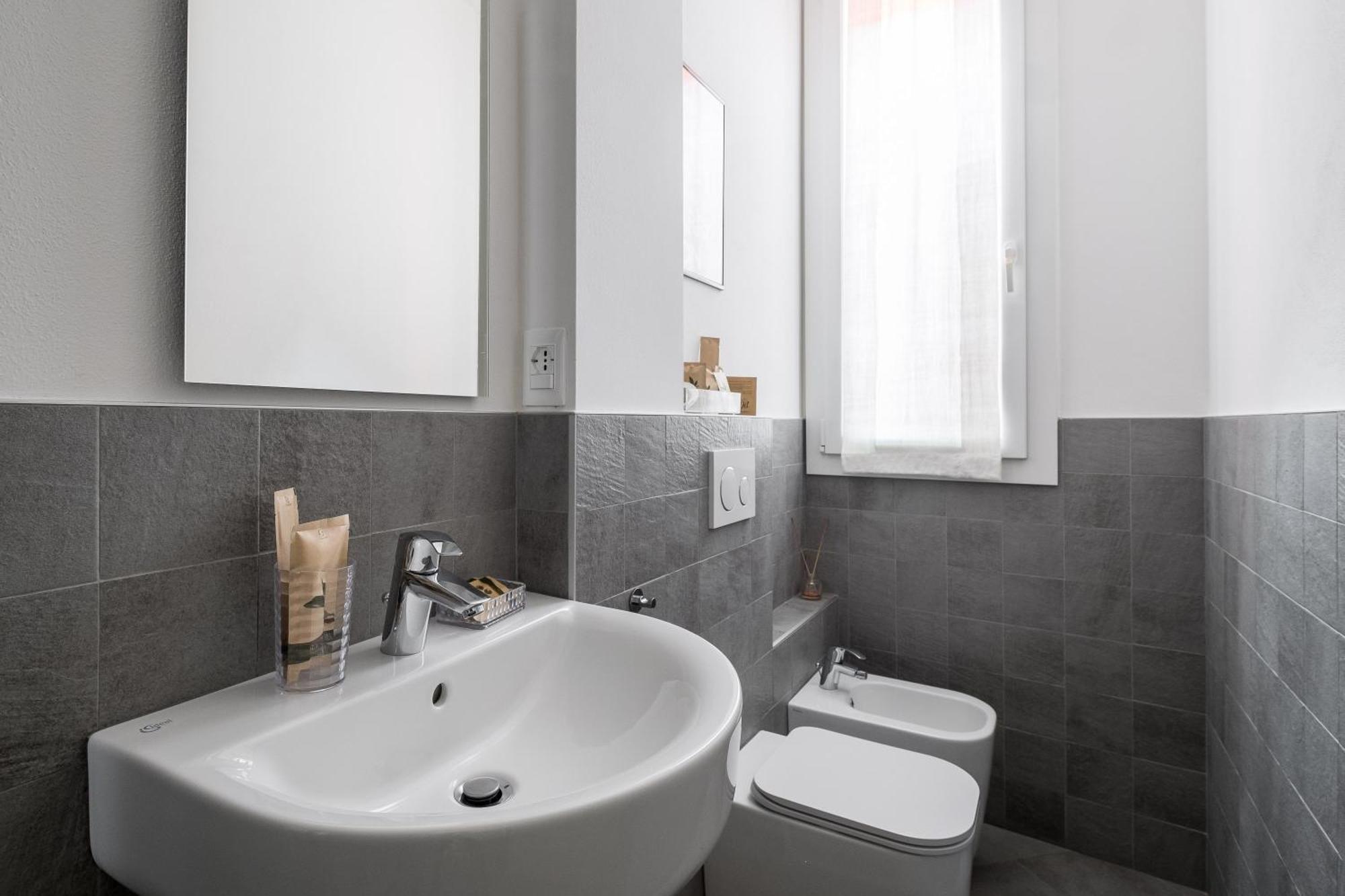 Canonica Suites Bolonia Habitación foto
